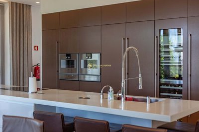 1706-661010-4017d2f44a169e2070a298ad08d2a2828