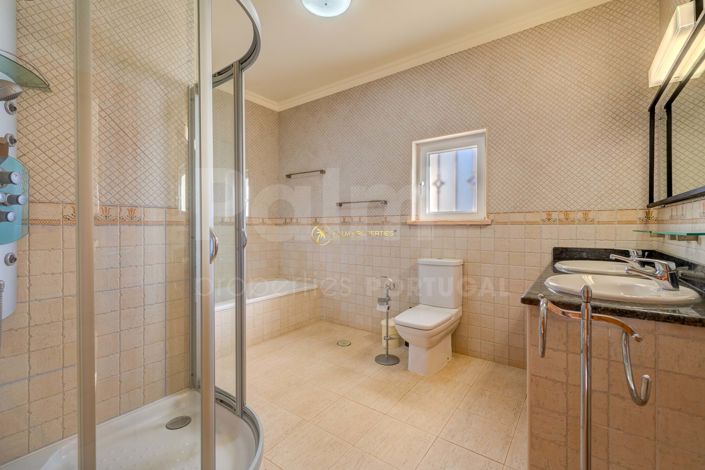 Image No.10-5 Bed Villa for sale