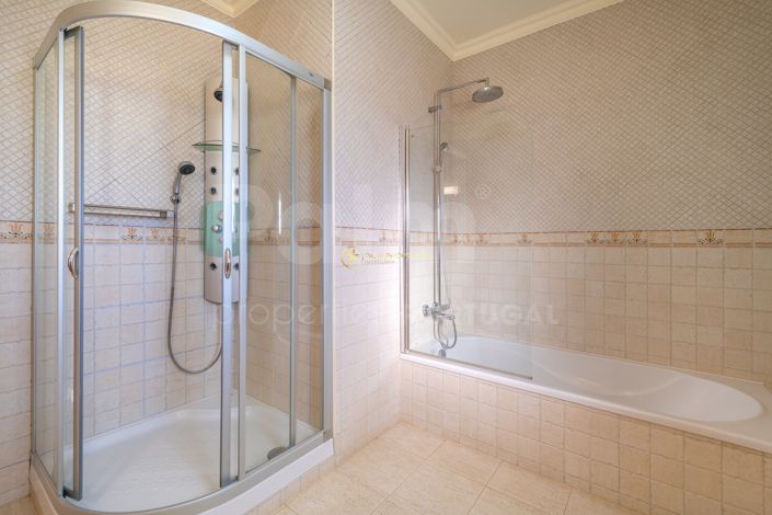 Image No.11-5 Bed Villa for sale