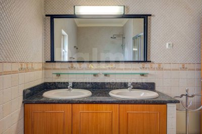 1706-648357-4017d2f44a169e2070a298ad08d2a2828