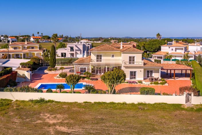 Image No.3-5 Bed Villa for sale