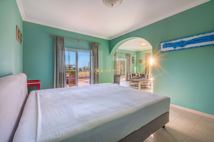 Image No.32-5 Bed Villa for sale