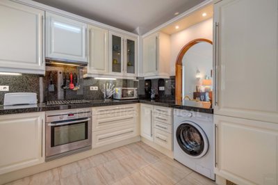 1706-665735-6dfd34d9f4b72d9495616a3fe952148f8