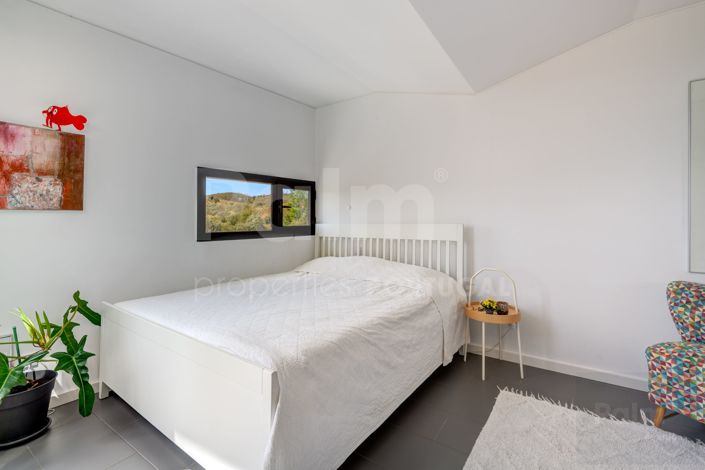 Image No.20-2 Bed Apartment for sale