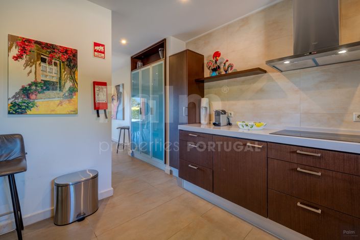 Image No.17-4 Bed Townhouse for sale