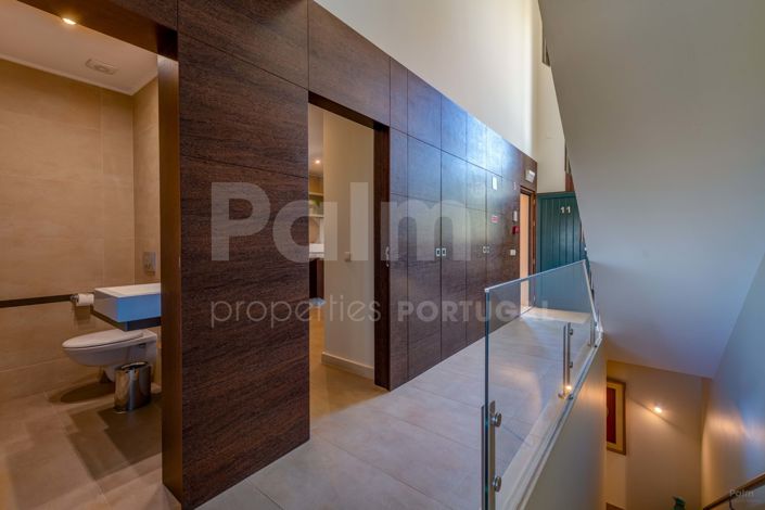 Image No.18-4 Bed Townhouse for sale