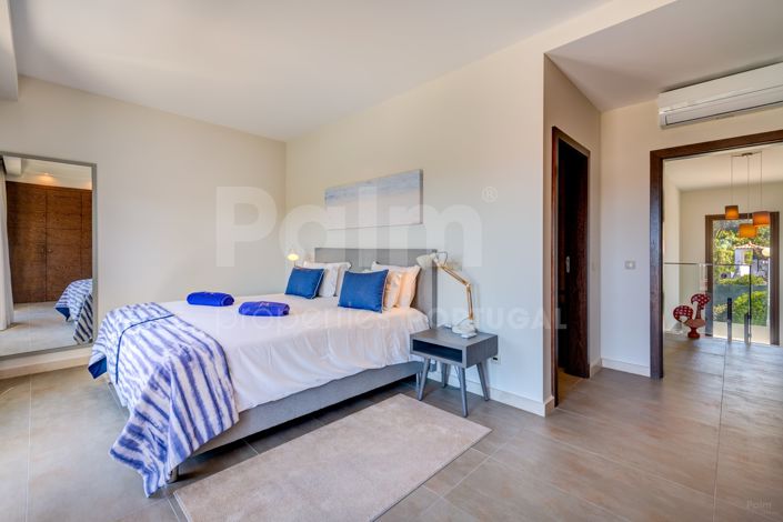 Image No.25-4 Bed Townhouse for sale