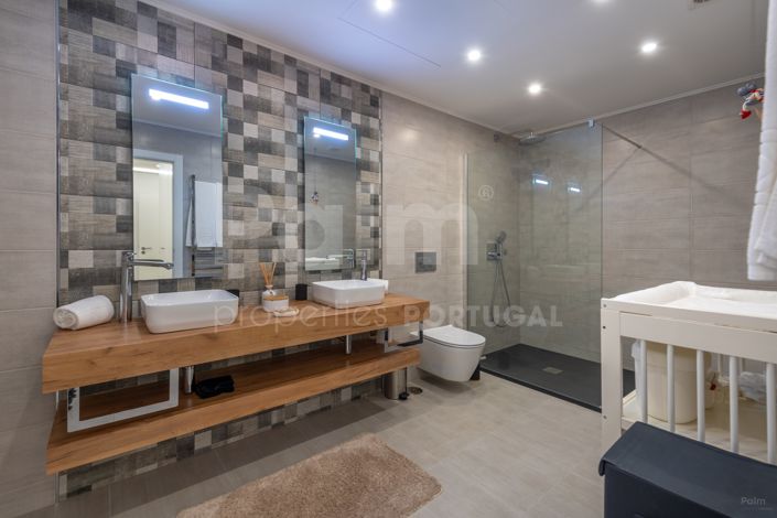Image No.53-4 Bed Townhouse for sale