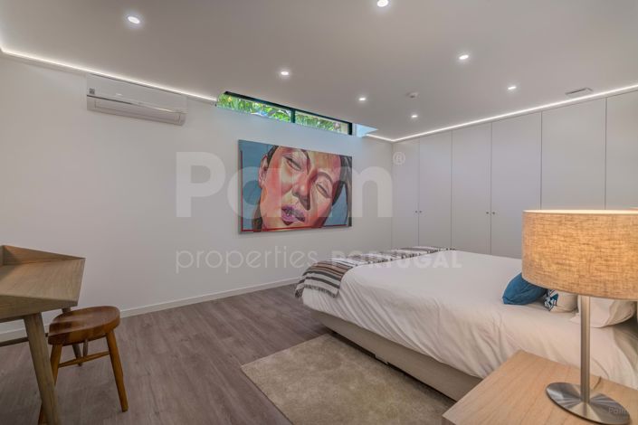 Image No.58-4 Bed Townhouse for sale