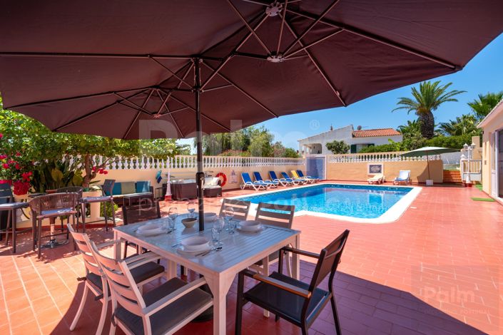 Image No.2-4 Bed Villa for sale