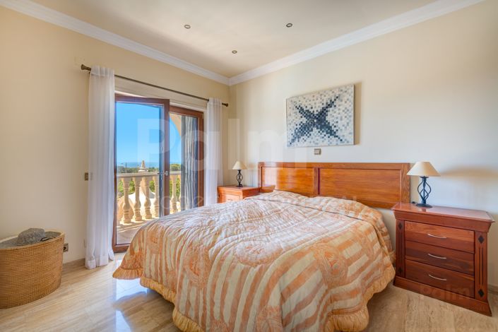 Image No.15-5 Bed Villa for sale