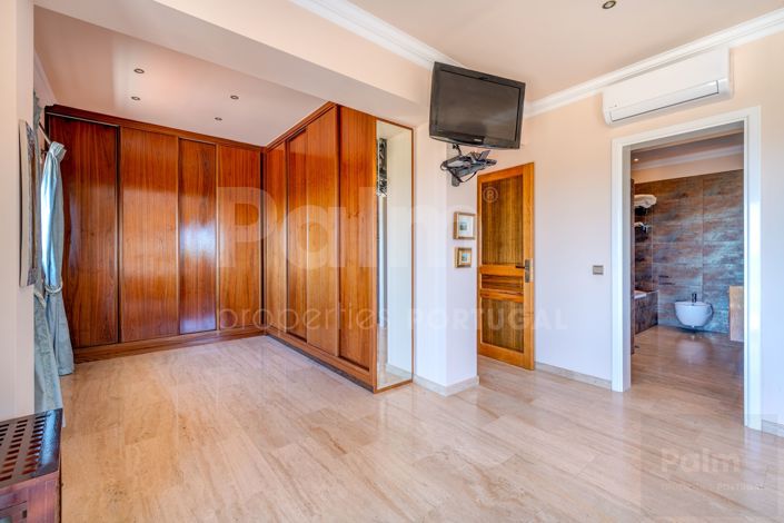 Image No.40-5 Bed Villa for sale