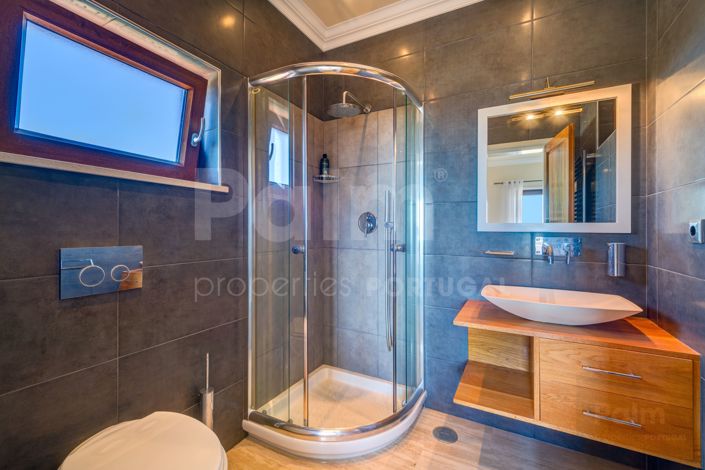 Image No.58-5 Bed Villa for sale