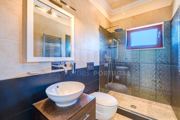 Image No.59-5 Bed Villa for sale