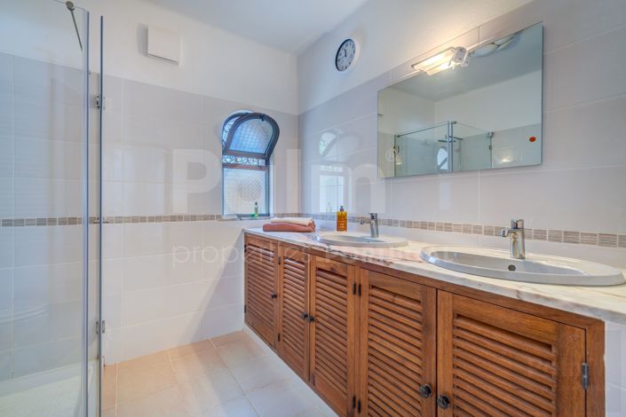 Image No.19-3 Bed Villa for sale