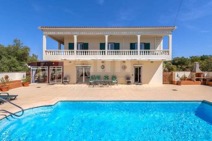 Image No.2-4 Bed Villa for sale