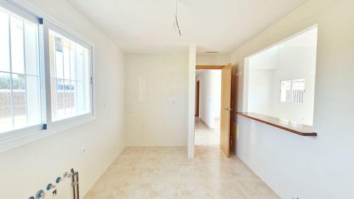 Image No.10-3 Bed Villa for sale