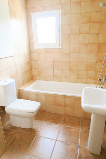 Image No.19-3 Bed Villa for sale