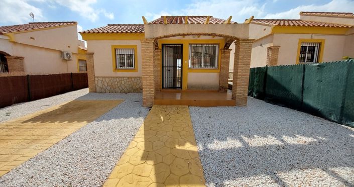 Image No.1-3 Bed Villa for sale