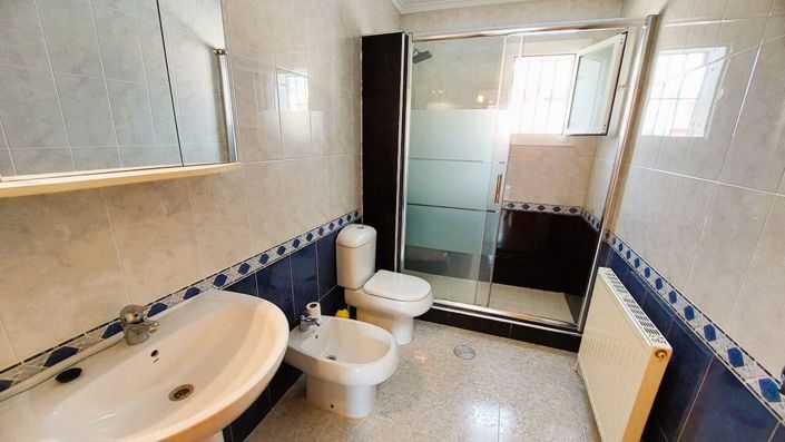 Image No.15-3 Bed Villa for sale