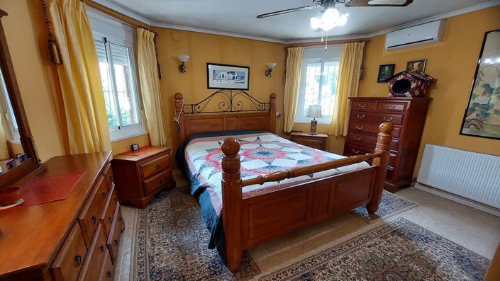 Image No.18-3 Bed Villa for sale