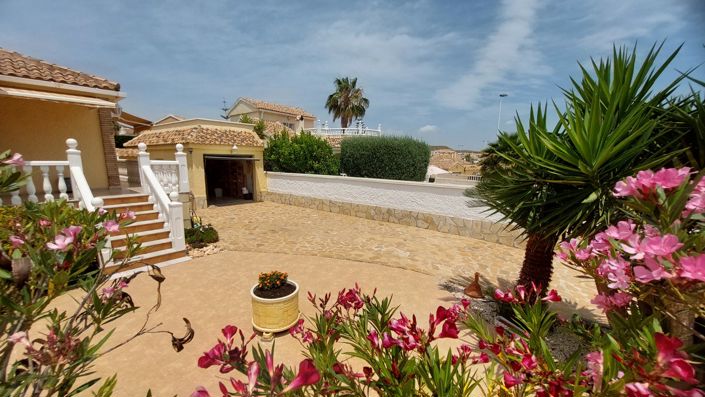 Image No.9-3 Bed Villa for sale