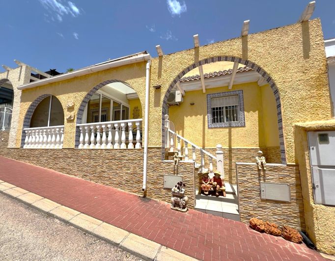 Image No.1-Villa de 2 chambres à vendre à Camposol