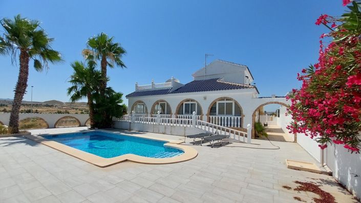 Image No.1-4 Bed Villa for sale