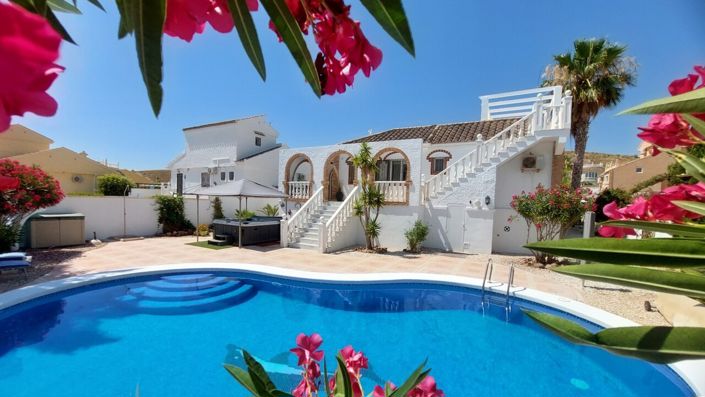 Image No.19-3 Bed Villa for sale