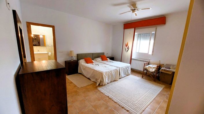 Image No.13-4 Bed Villa for sale