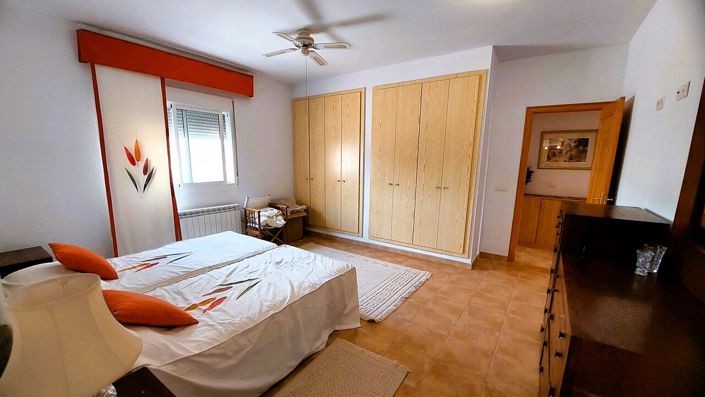 Image No.14-4 Bed Villa for sale