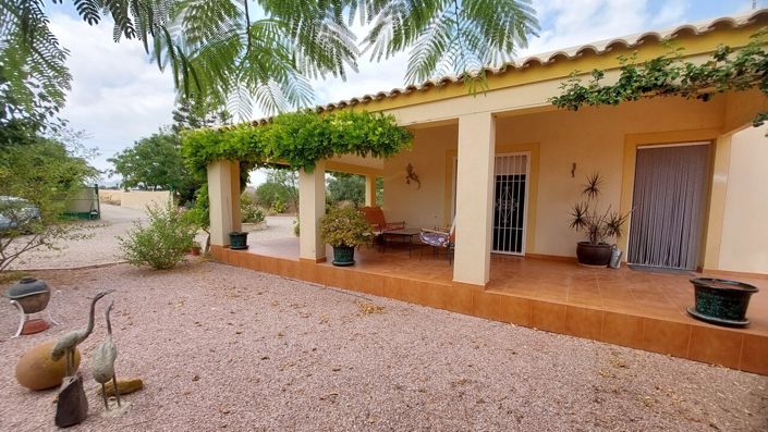 Image No.2-4 Bed Villa for sale