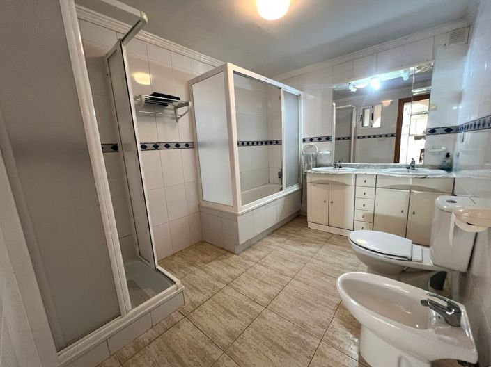 Image No.20-4 Bed Villa for sale