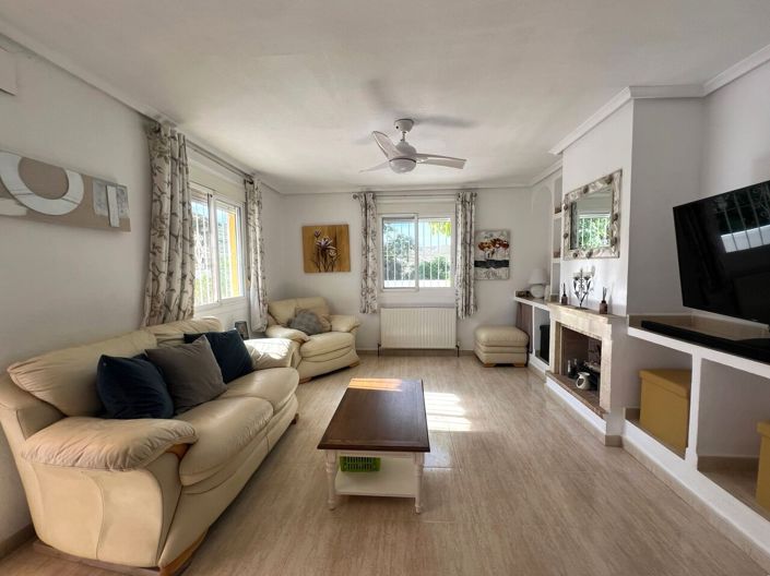 Image No.2-3 Bed Villa for sale