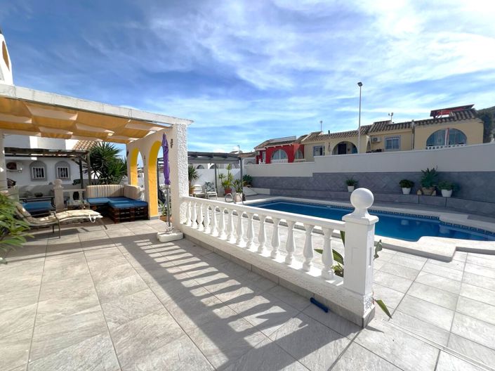 Image No.3-3 Bed Villa for sale