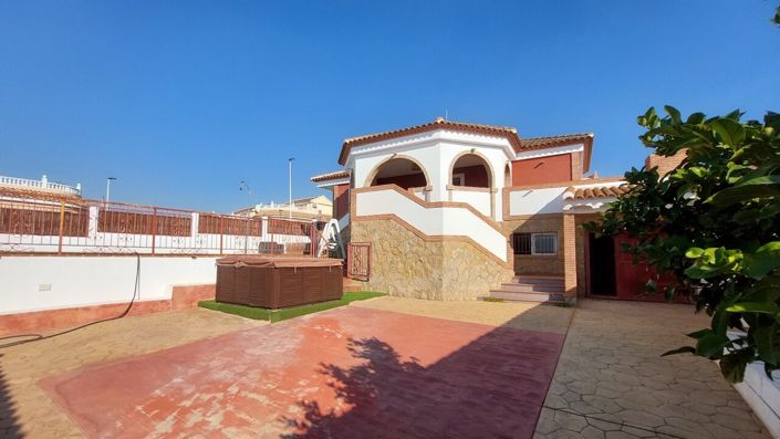 Image No.6-3 Bed Villa for sale
