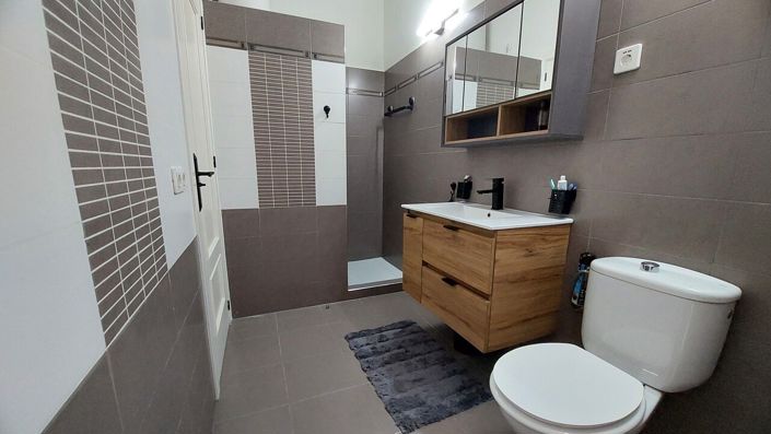 Image No.18-4 Bed Villa for sale