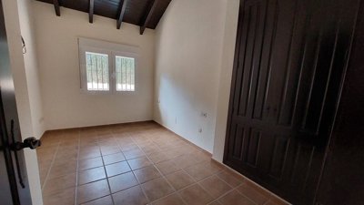 39254-villa-for-sale-in-las-palas-2534890-lar
