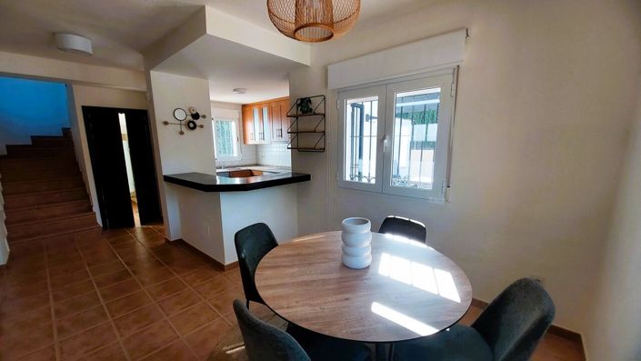 Image No.10-3 Bed Villa for sale