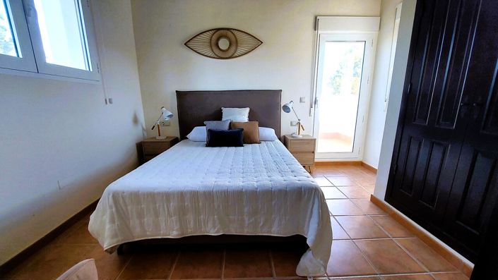 Image No.17-3 Bed Villa for sale