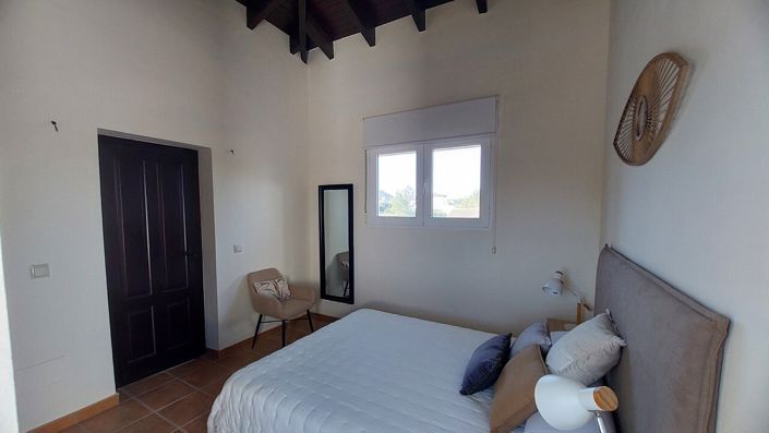 Image No.18-3 Bed Villa for sale