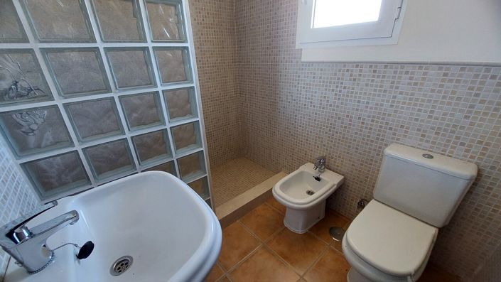 Image No.19-3 Bed Villa for sale