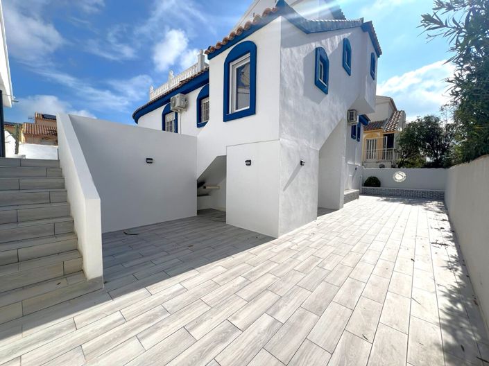 Image No.28-3 Bed Villa for sale