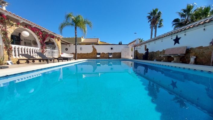 Image No.27-2 Bed Villa for sale