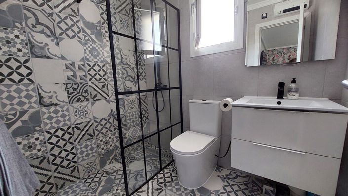 Image No.12-4 Bed Villa for sale