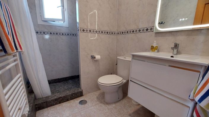 Image No.18-2 Bed Villa for sale