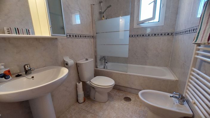 Image No.20-2 Bed Villa for sale