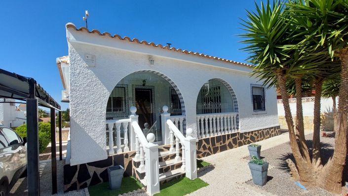 Image No.2-3 Bed Villa for sale