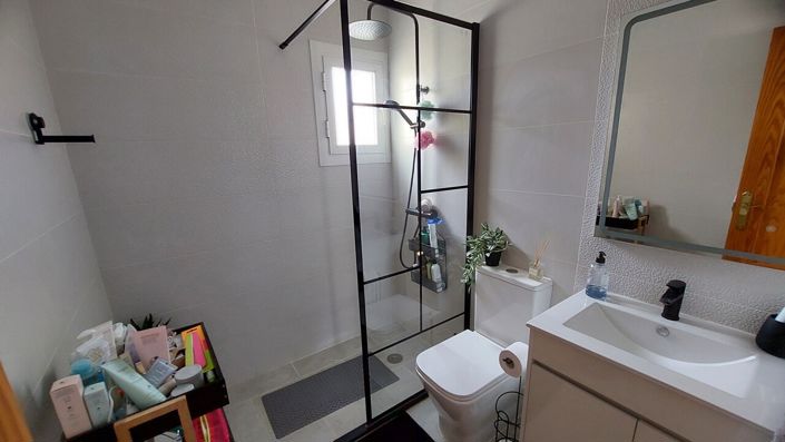 Image No.18-2 Bed Villa for sale