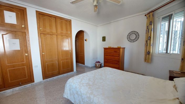 Image No.17-3 Bed Villa for sale